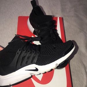 W Air Presto Flyknit Ultra NIKES
